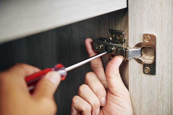 Professional Cabinet Hardware Replacement